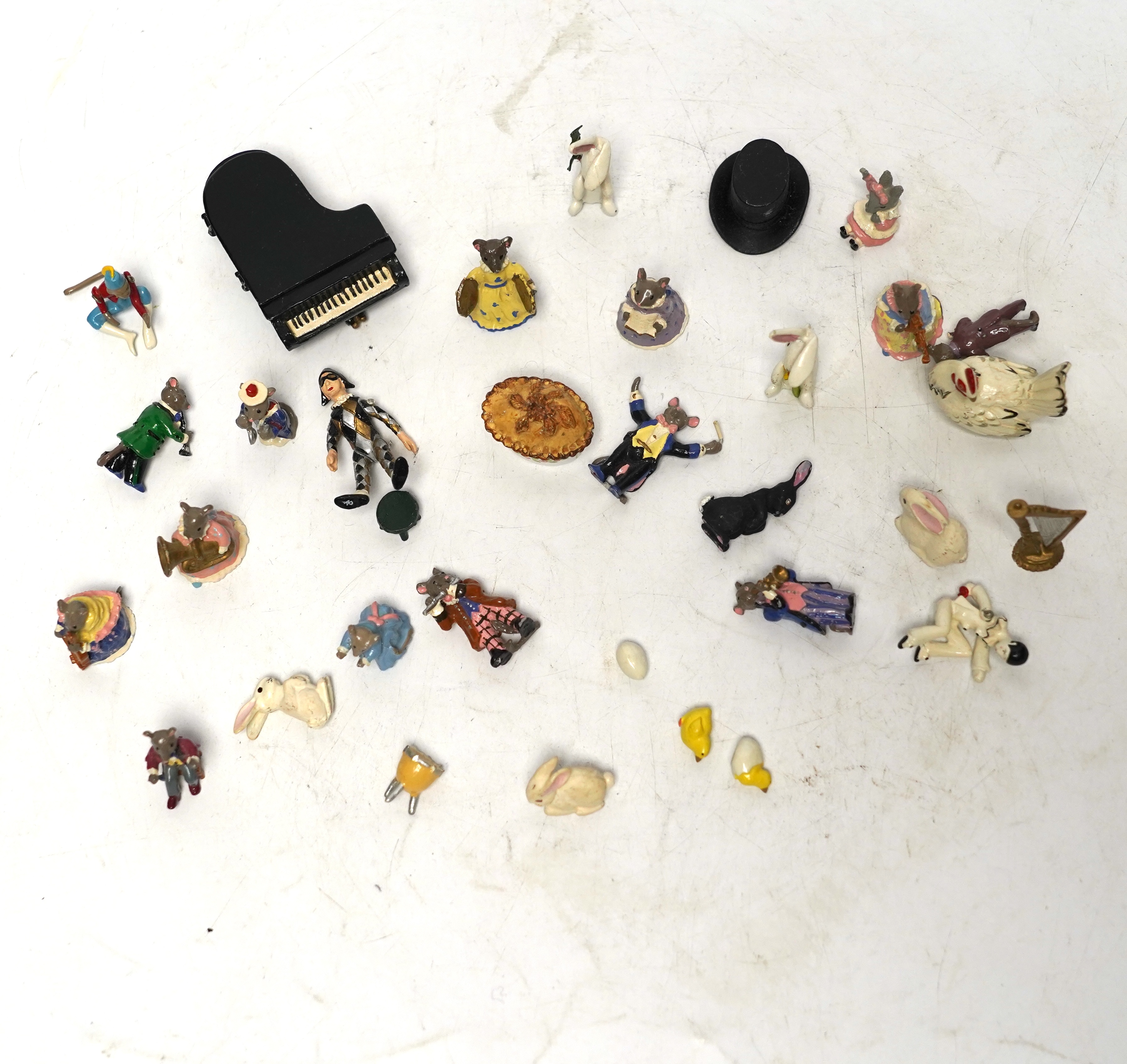 Miniature novelty diecast figures including mouse orchestra, grand piano and other figures, largest 4.5cm wide